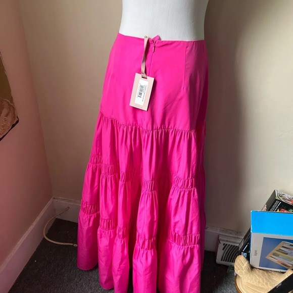 NWT Alexis Leya Skirt, size medium - Picture 3 of 7